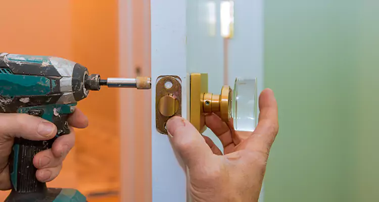 Broken Door Knob Fix in Sunny Isles Beach, FL
