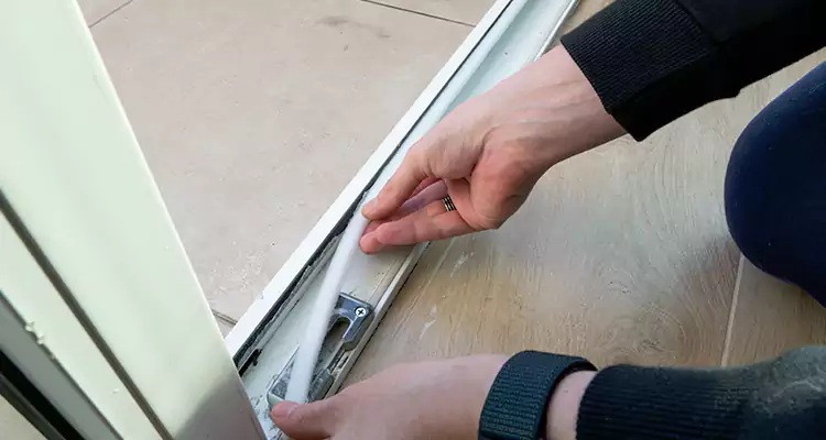 Garage Door Off Track Repair in Sunny Isles Beach, FL