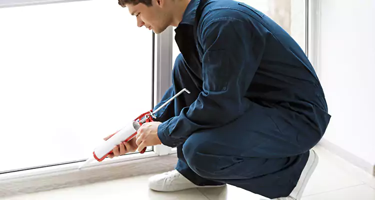 Window Glass Caulk Repair in Sunny Isles Beach, FL